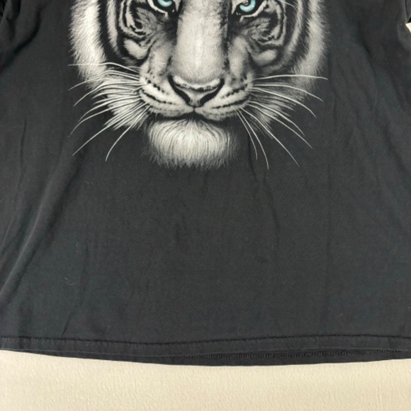 Dom Blue Eyed White Tiger Face Black Graphic Short Sleeve Men's T-Shirt Size XXL - Picture 4 of 10